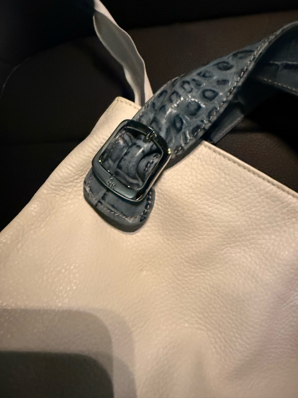 White Leather Shoulder Bag with Blue Croc-Effect Strap PETUSCO - Picture 12 of 16
